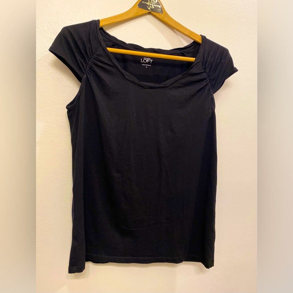 Ann Taylor Loft black fancy t-shirt ,size Medium
